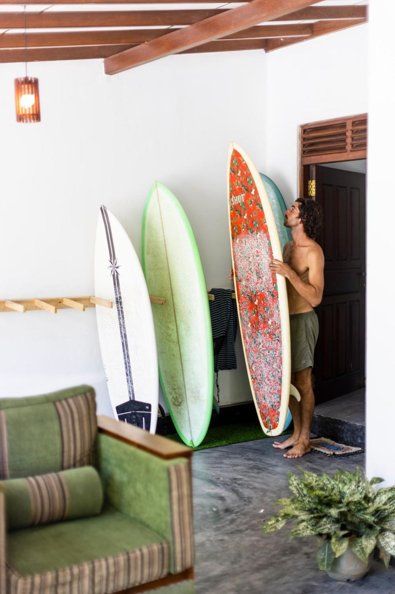 Makai Surf House Hotel Ahangama Buitenkant foto
