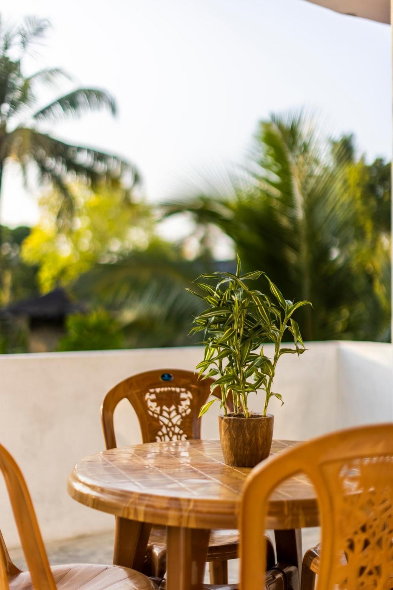Makai Surf House Hotel Ahangama Buitenkant foto