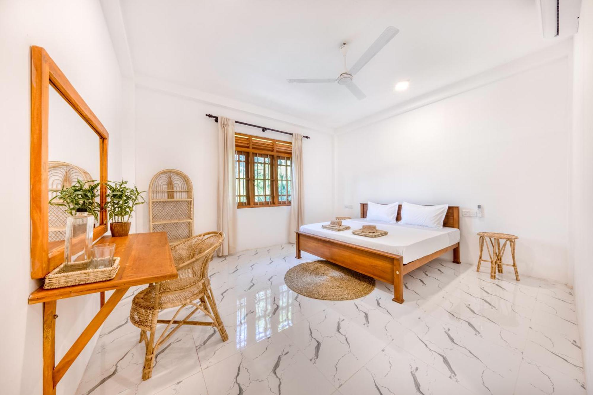 Makai Surf House Hotel Ahangama Buitenkant foto