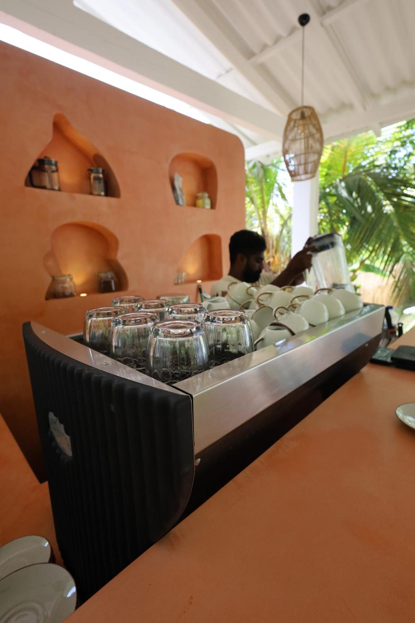 Makai Surf House Hotel Ahangama Buitenkant foto